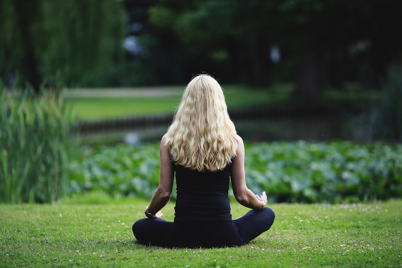 découvrez l'art de la pleine conscience (mindfulness) et apprenez à vivre le moment présent. plongez dans des techniques de relaxation, de méditation et de gestion du stress pour améliorer votre bien-être mental et émotionnel.